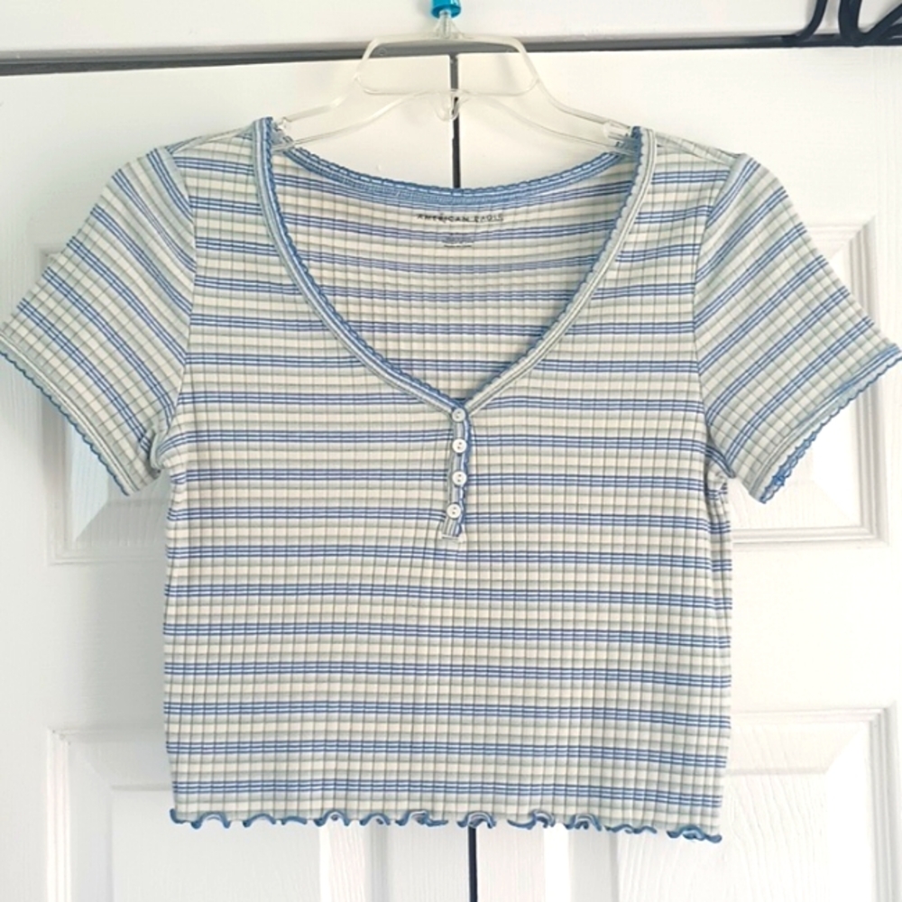 American Eagle crop top